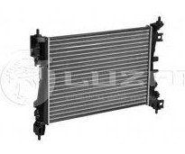 Радиатор охлаждения Corsa D (06-) 1.0i / 1.2i (Z12XEP) / 1.4i (Z14XEP) (LRc 2140) Luzar